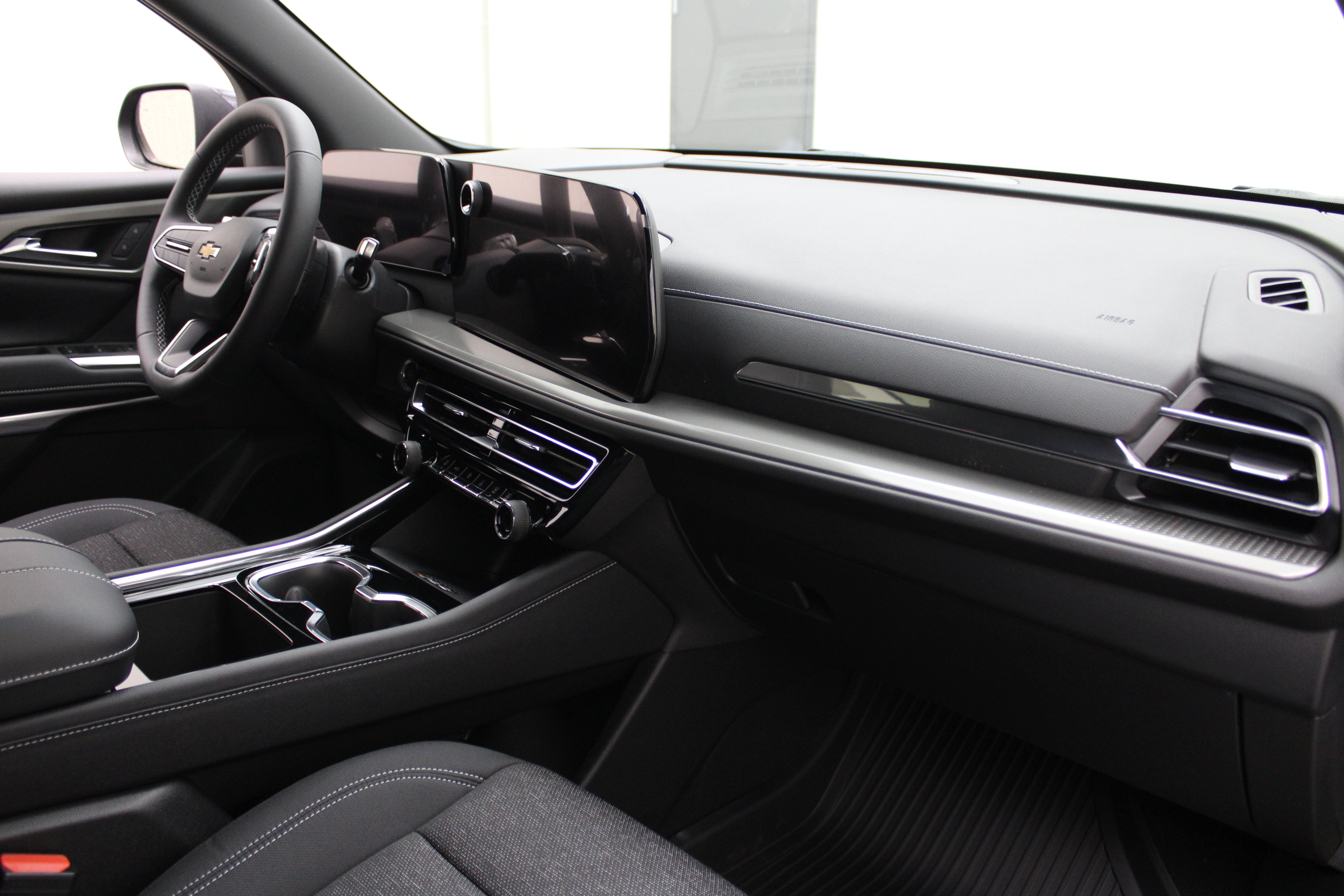 2027 Chevrolet Traverse AWD LT
