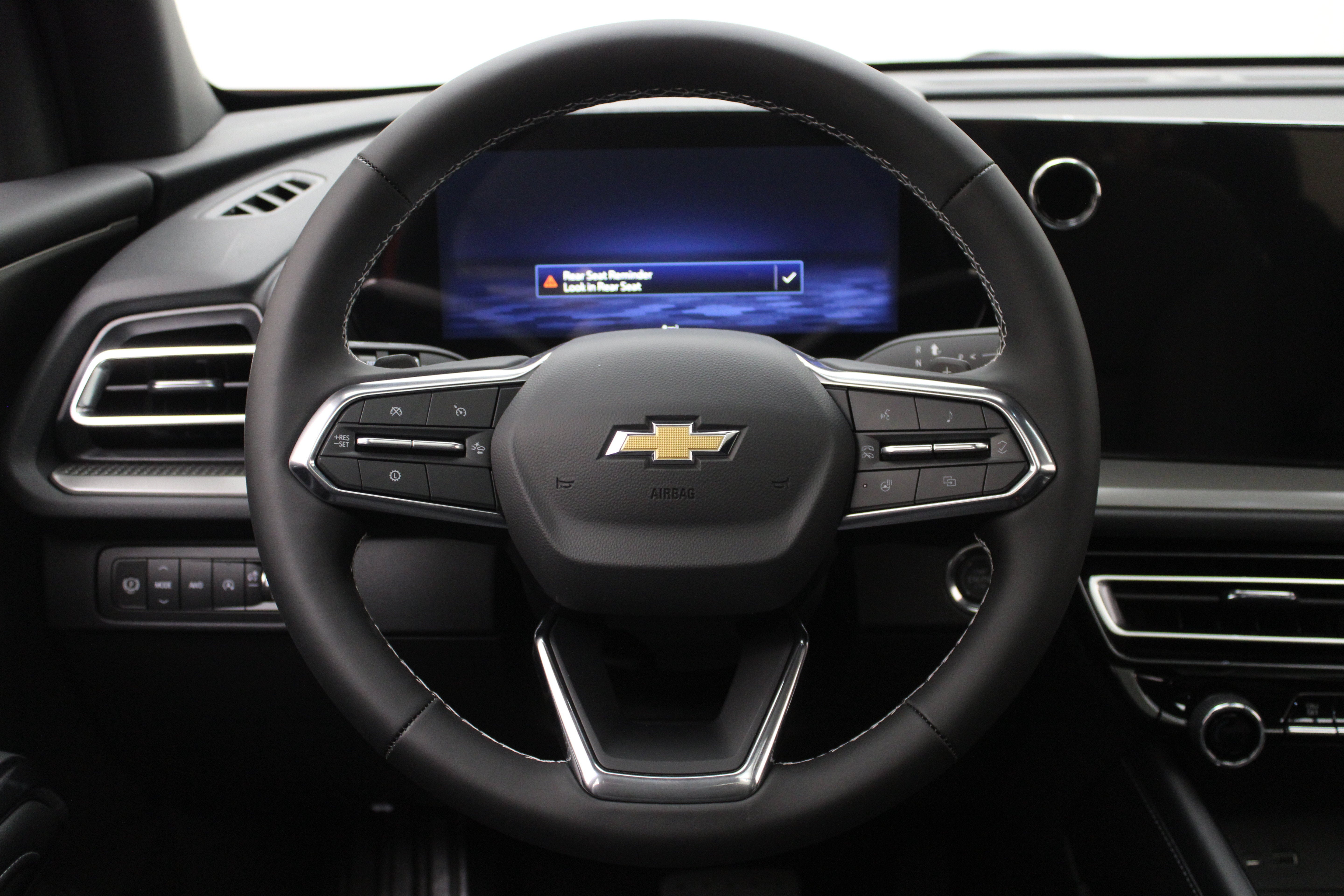 2027 Chevrolet Traverse AWD LT