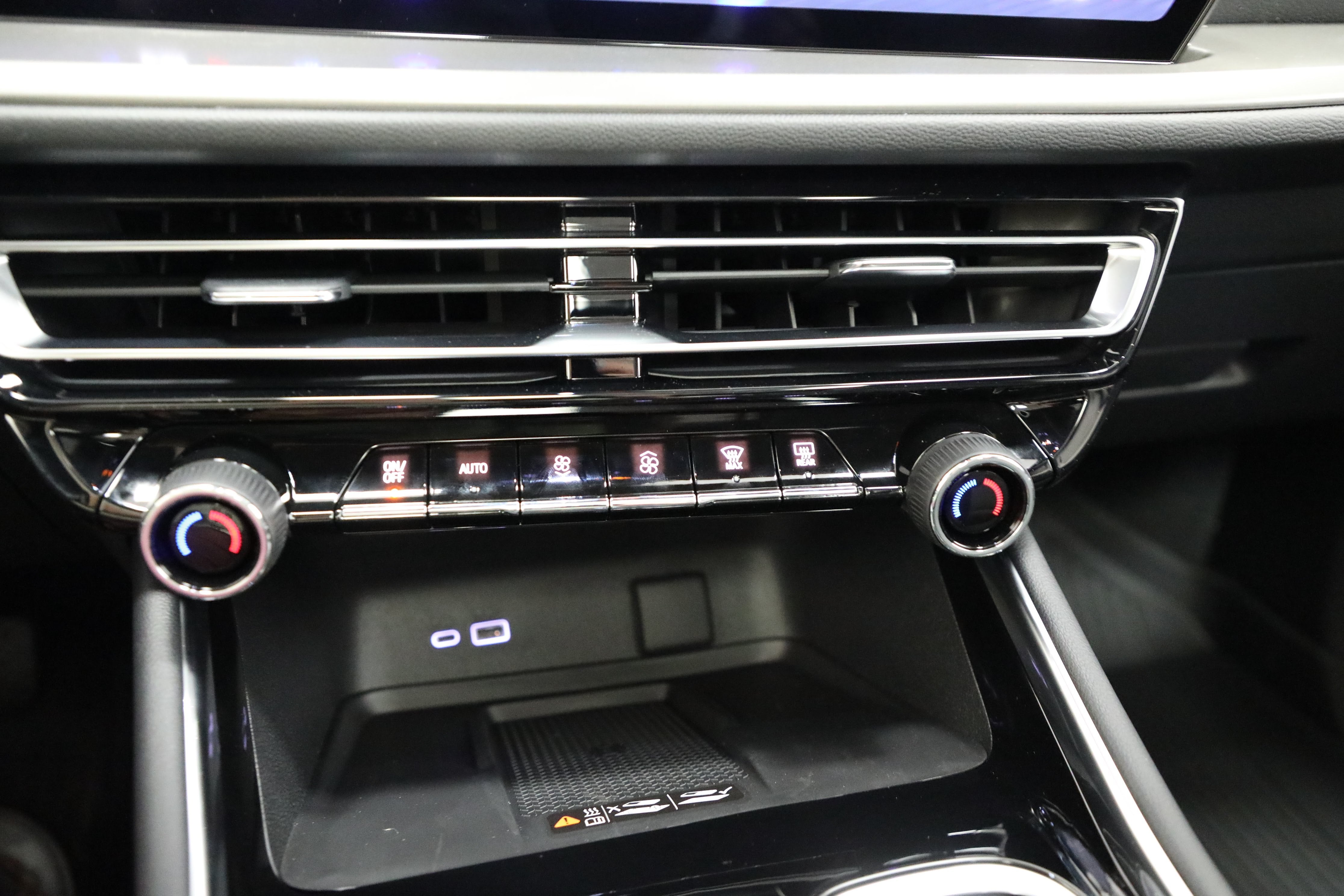 2027 Chevrolet Traverse AWD LT