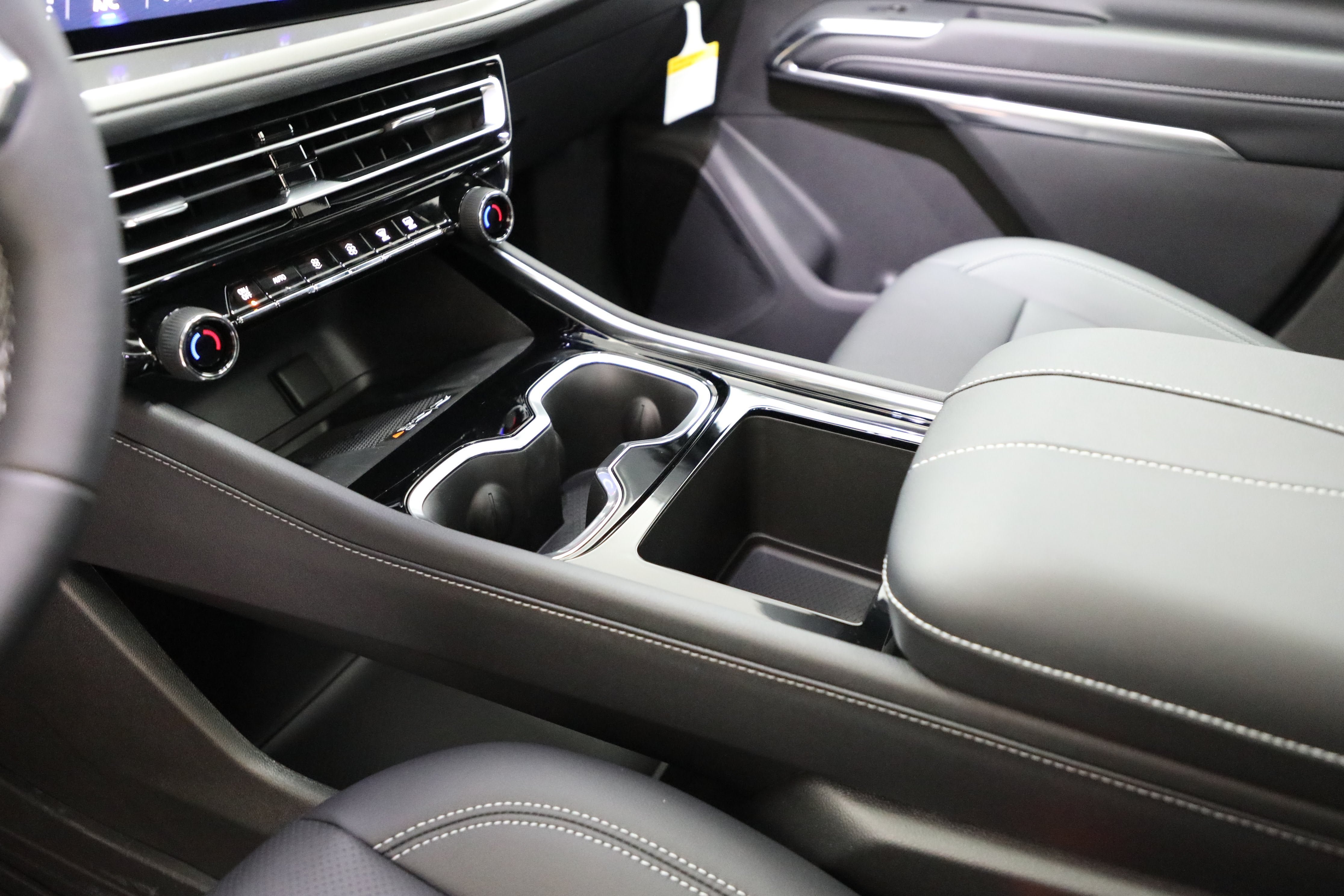 2027 Chevrolet Traverse AWD LT