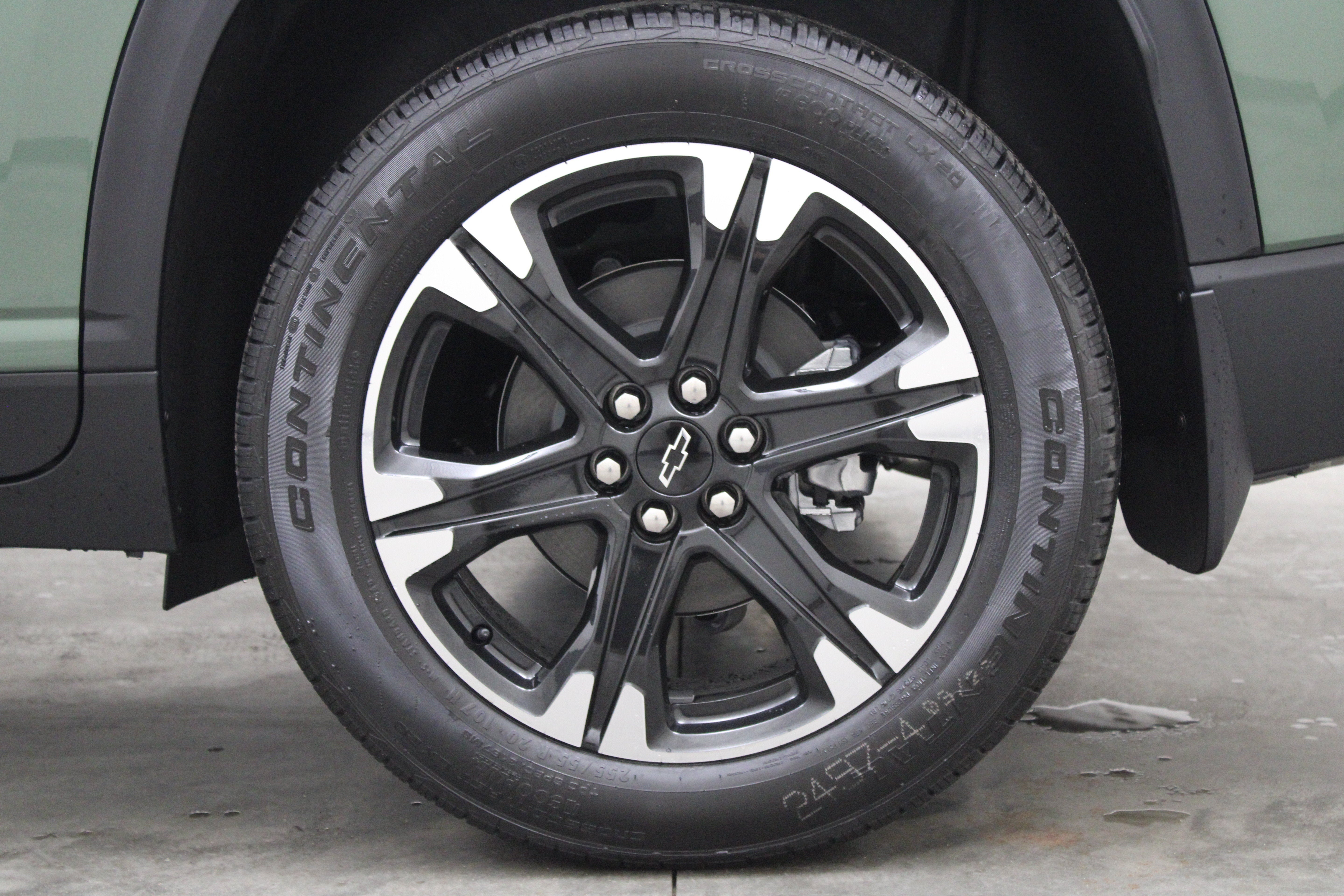 2027 Chevrolet Traverse AWD LT