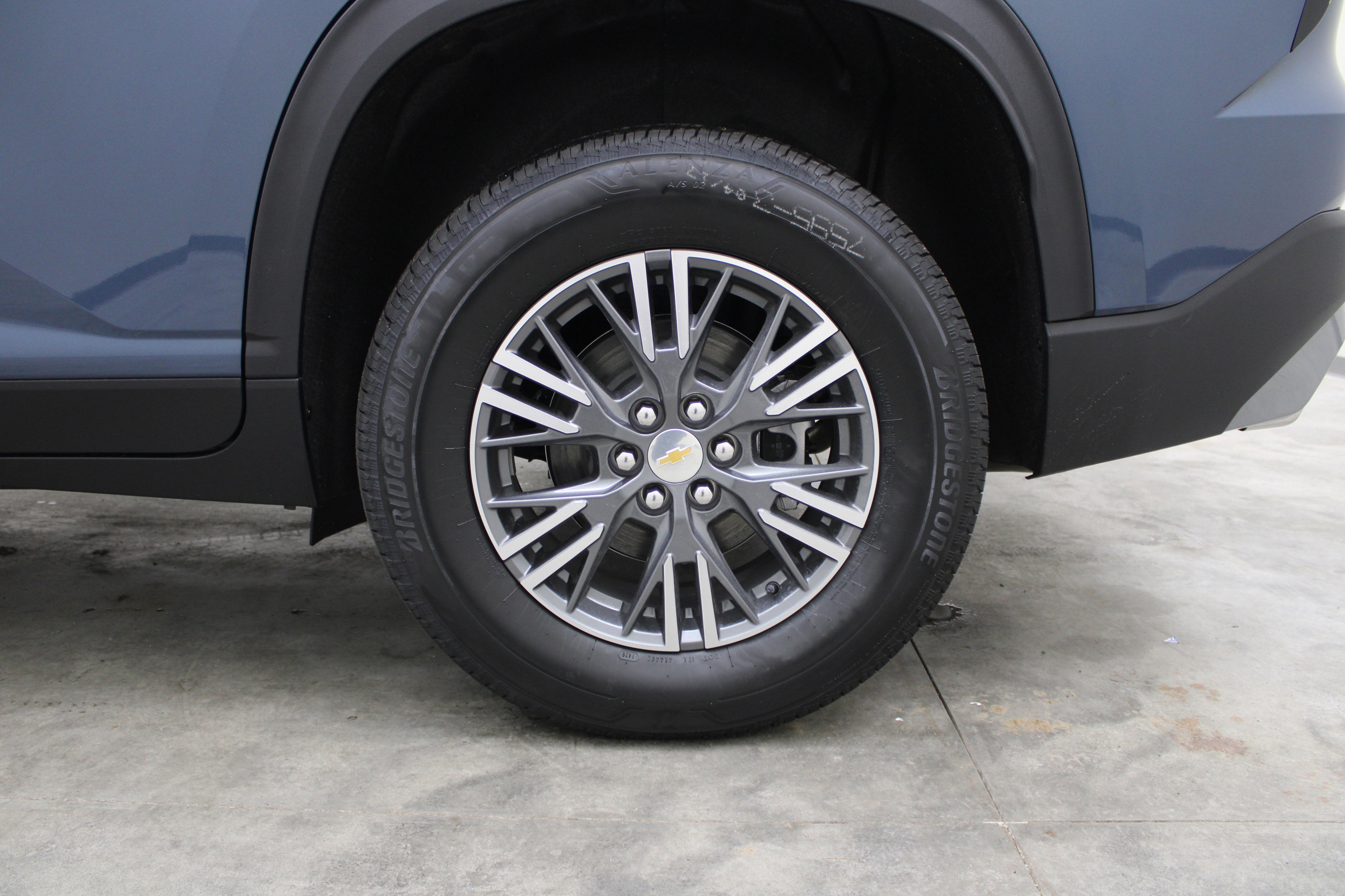 2026 Chevrolet Traverse AWD LT