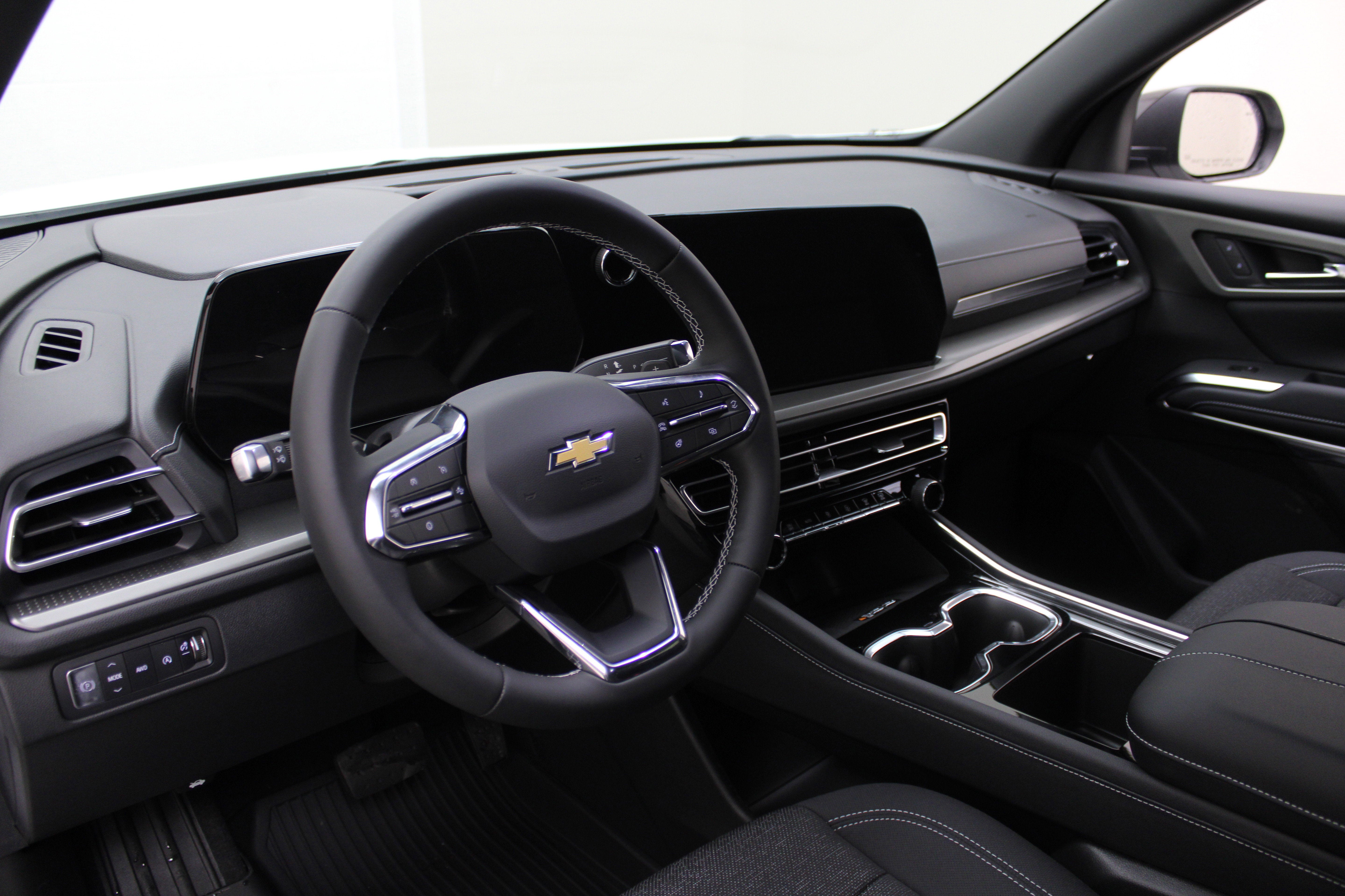 2026 Chevrolet Traverse AWD LT