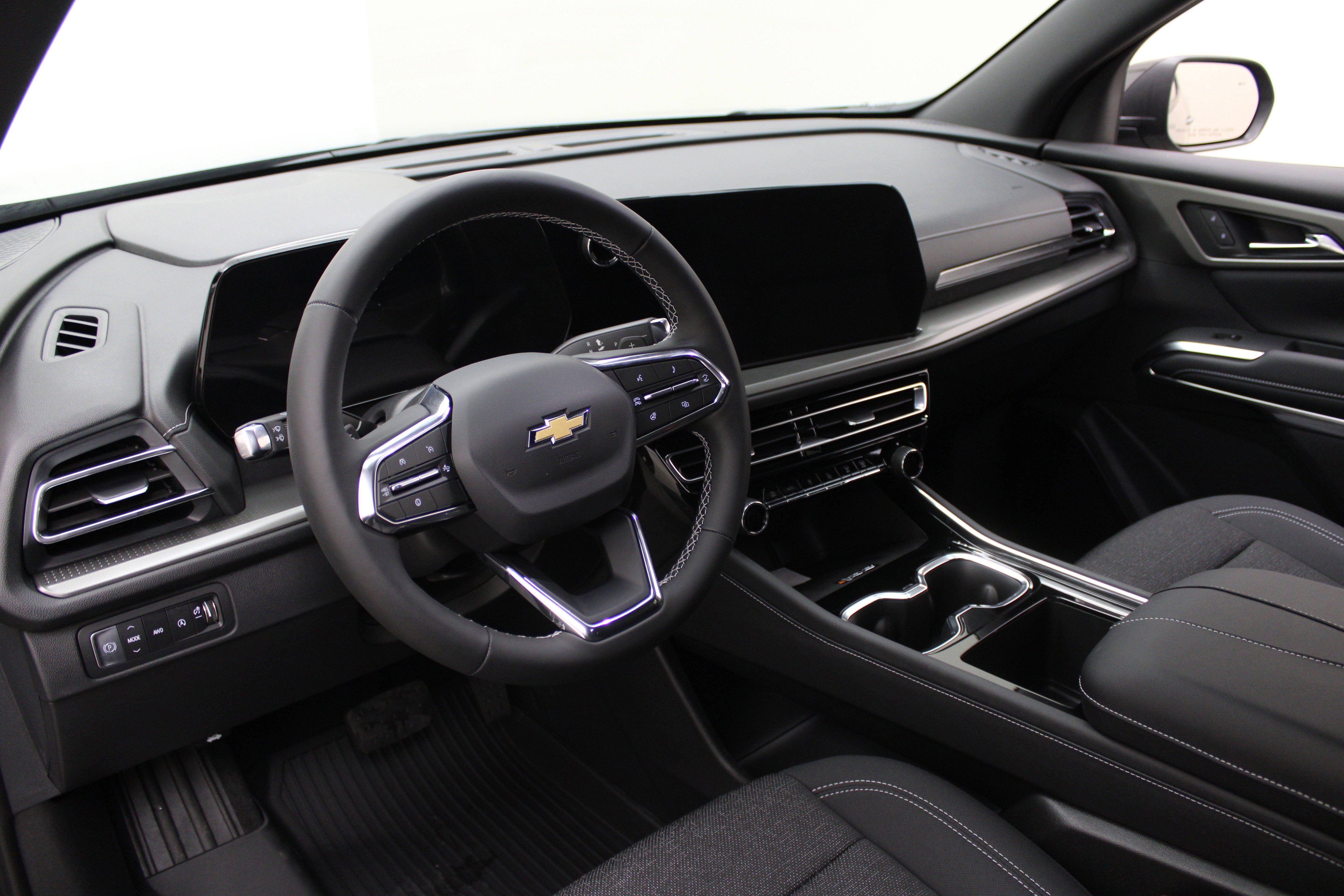 2026 Chevrolet Traverse AWD LT
