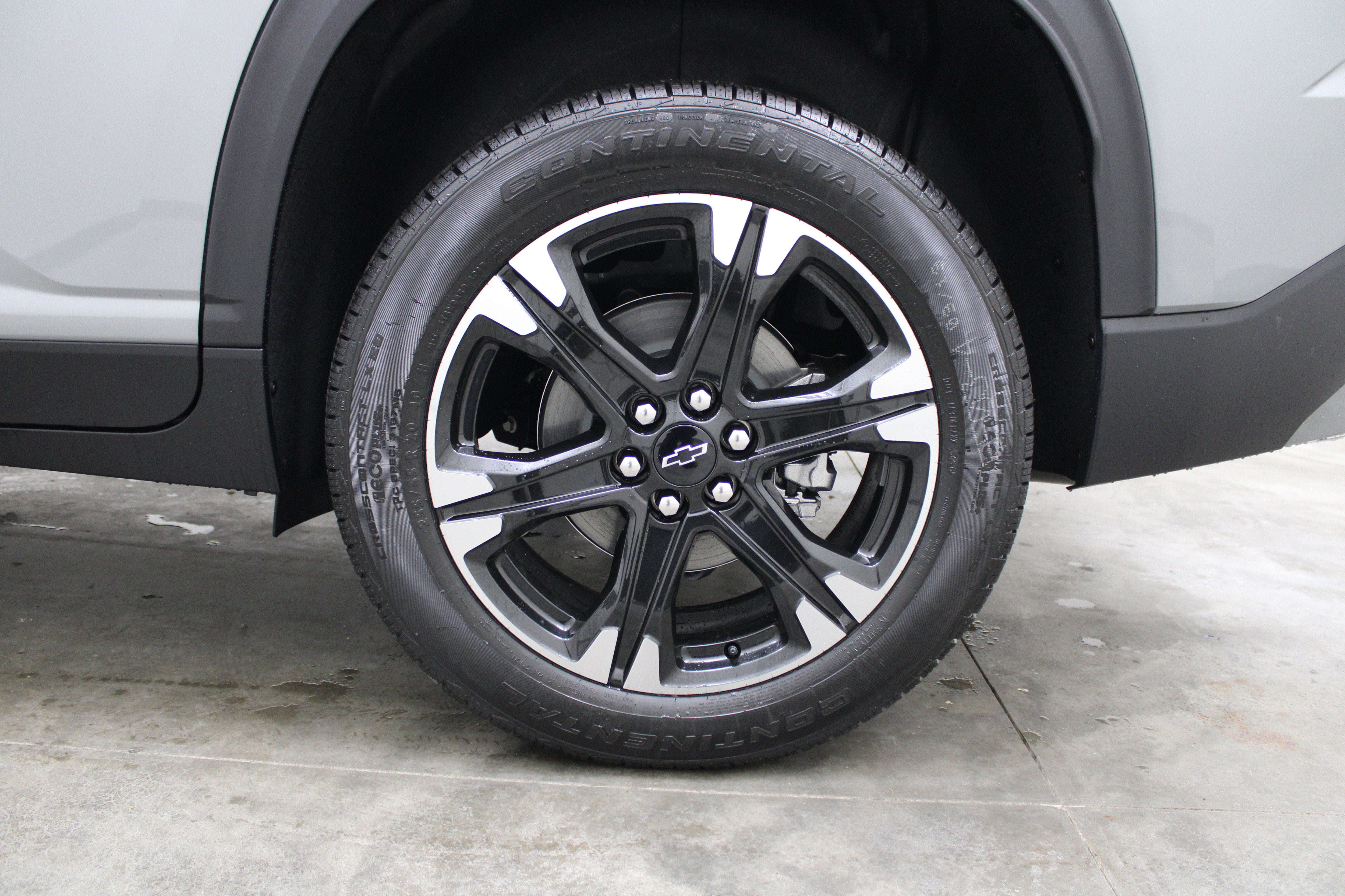 2027 Chevrolet Traverse AWD LT
