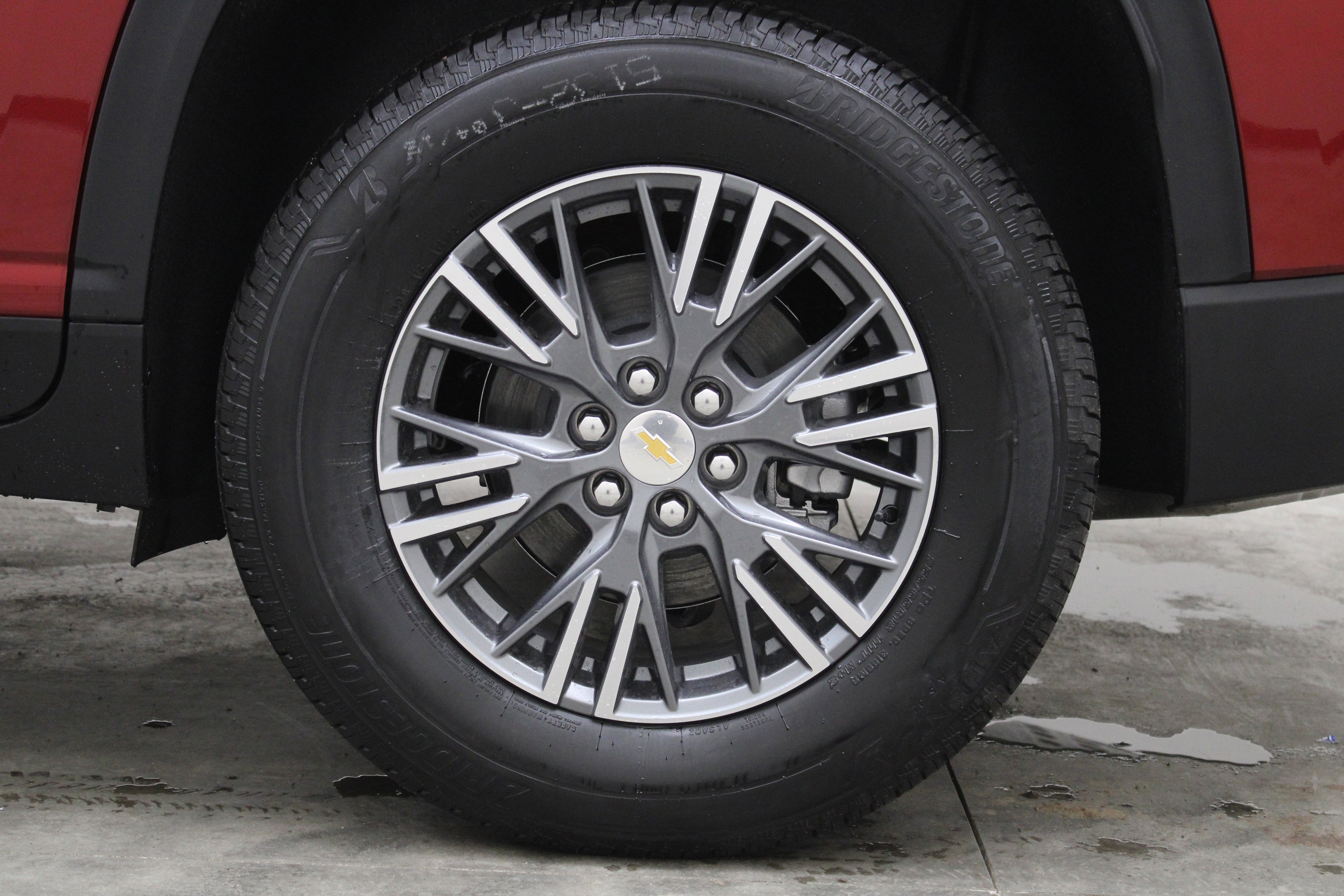 2026 Chevrolet Traverse AWD LT