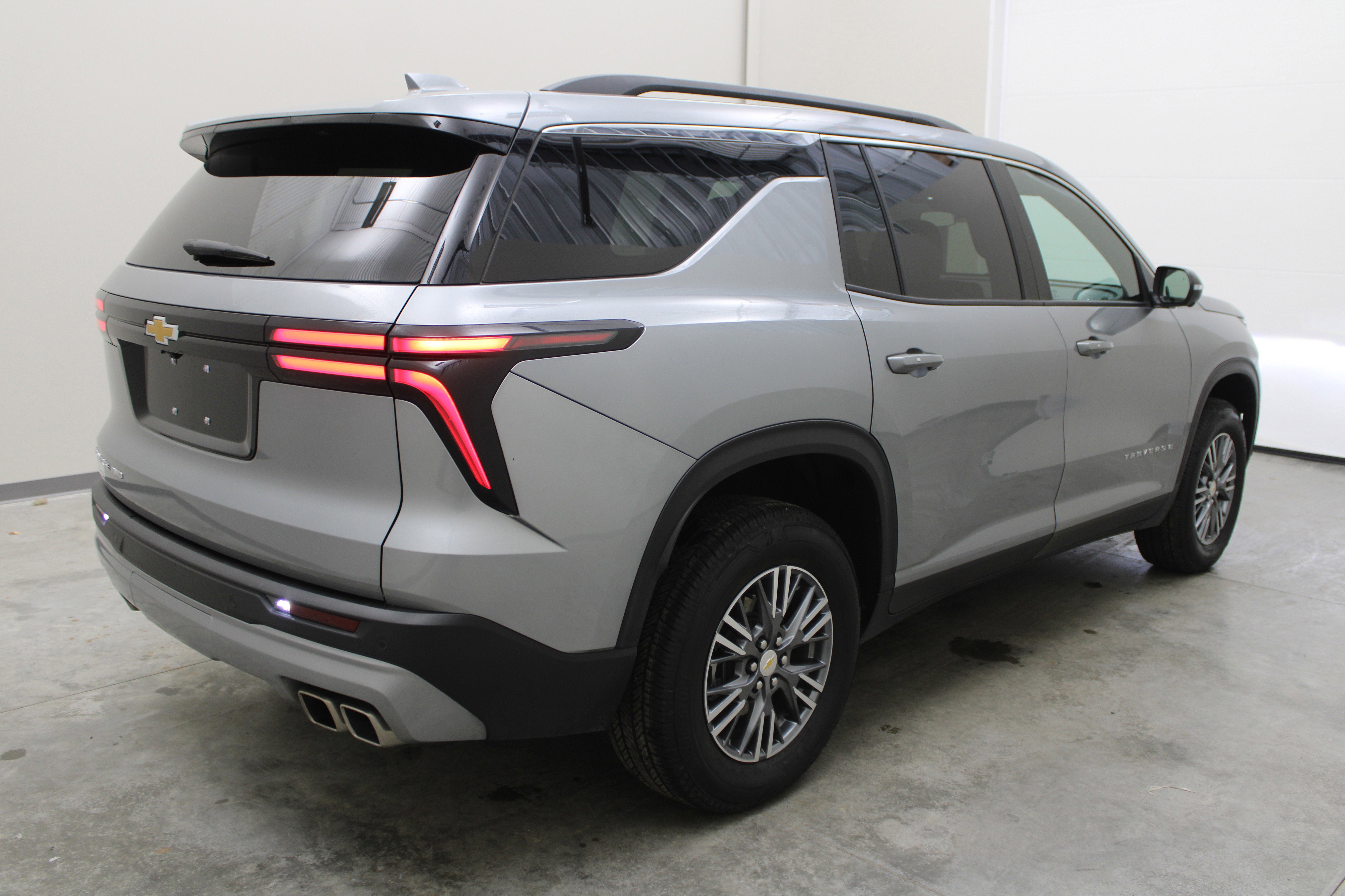 2025 Chevrolet Traverse AWD LT