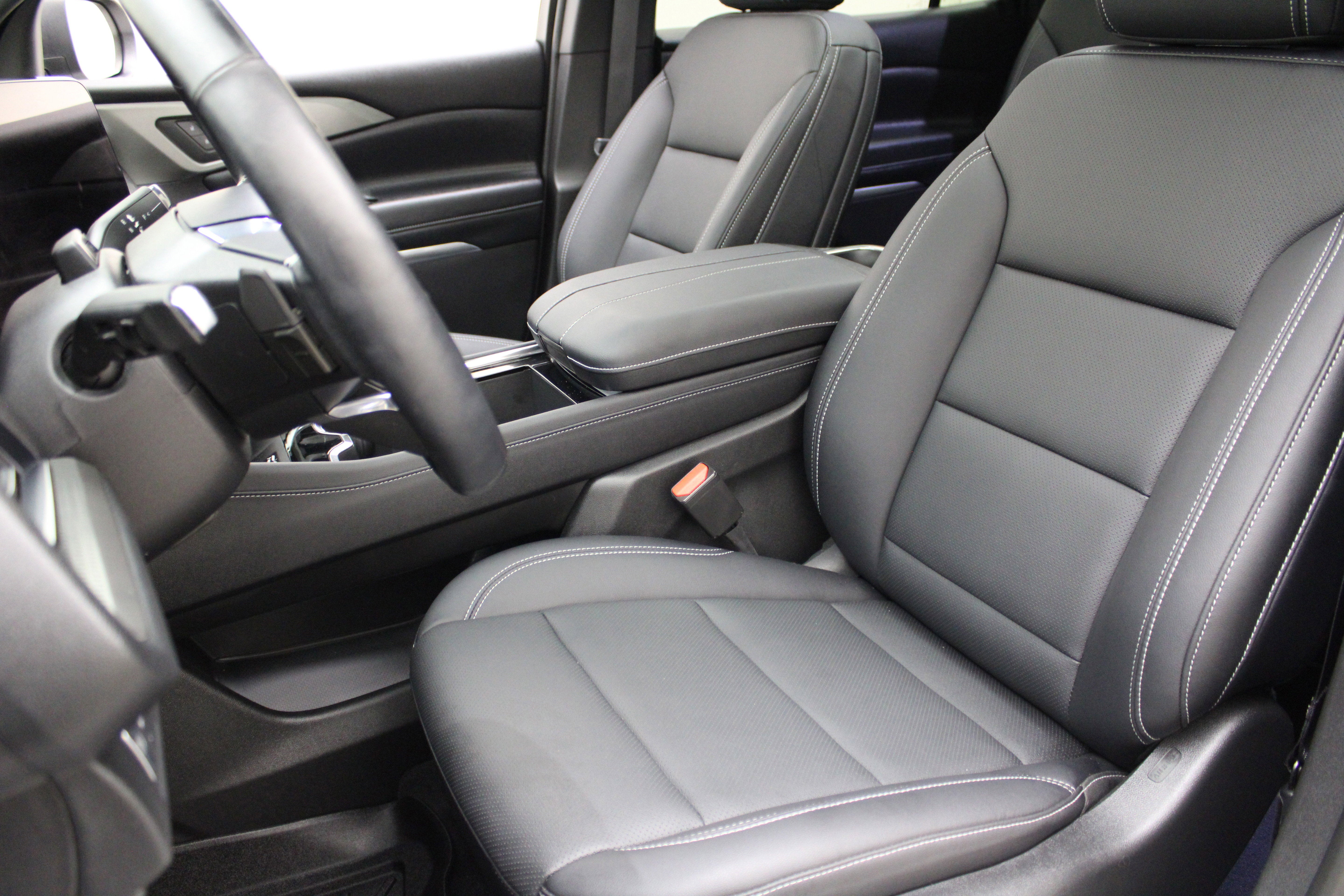 2025 Chevrolet Traverse AWD LT