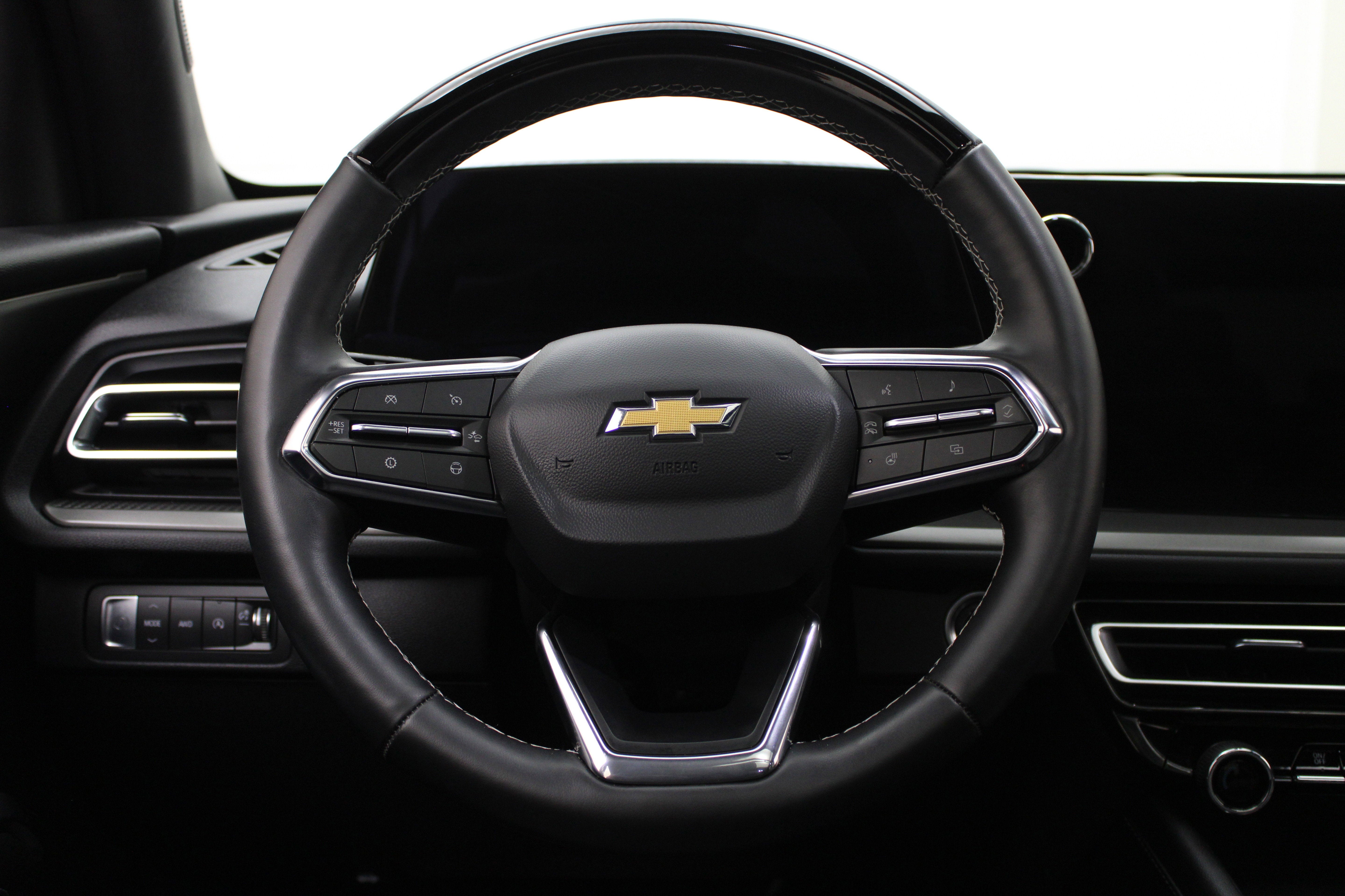 2025 Chevrolet Traverse AWD LT