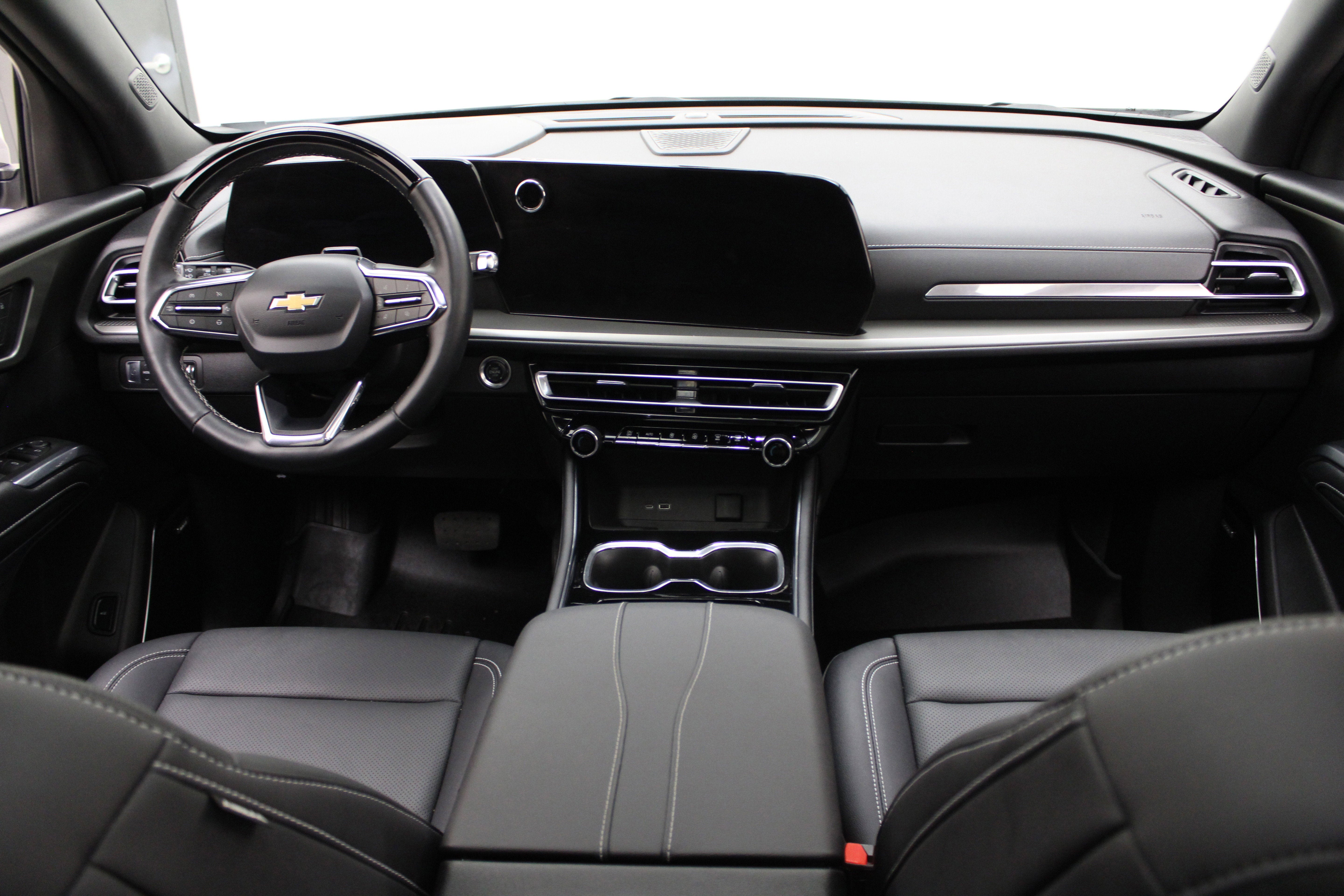 2025 Chevrolet Traverse AWD LT
