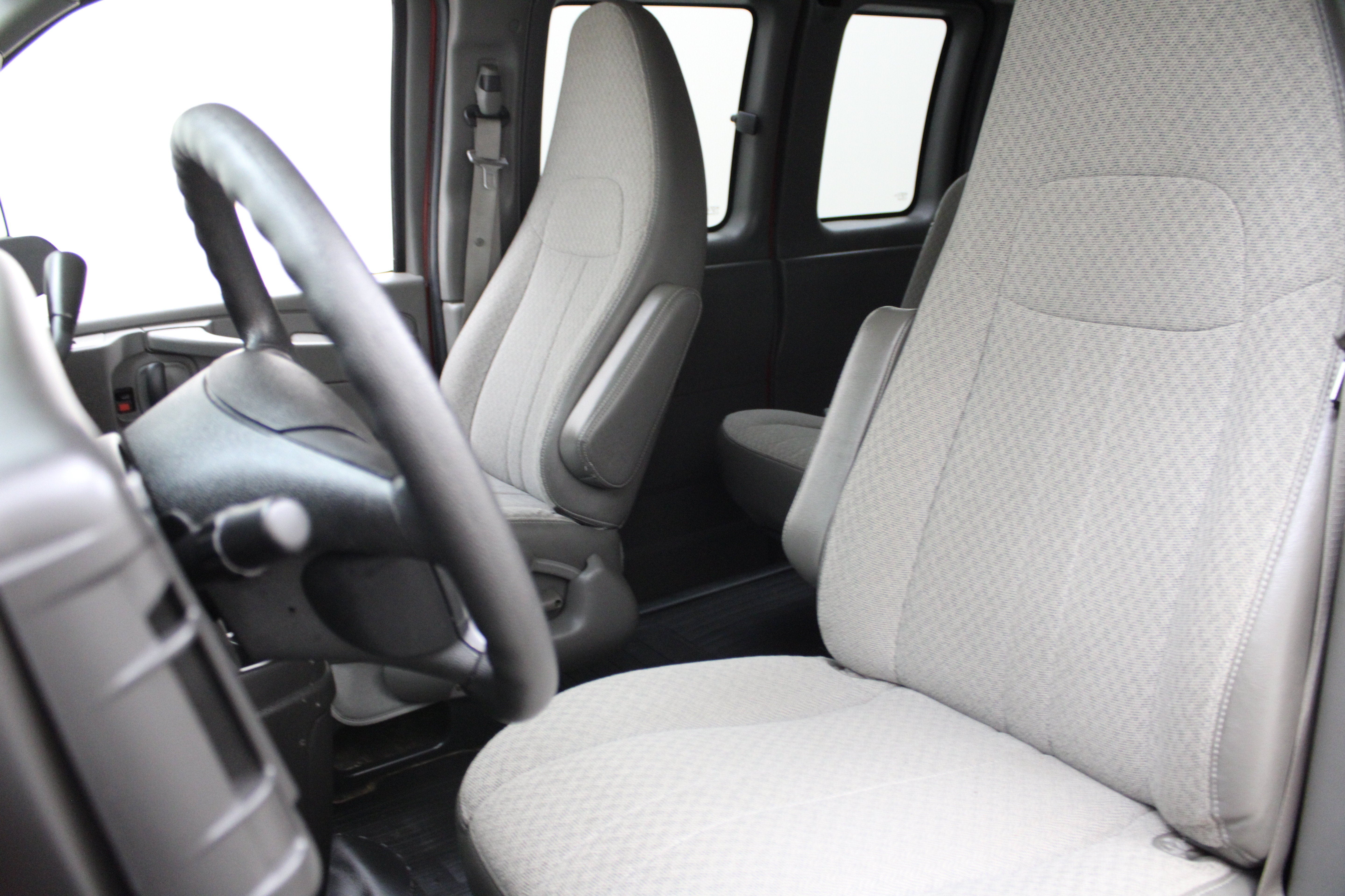 2011 Chevrolet Express Passenger 1LT