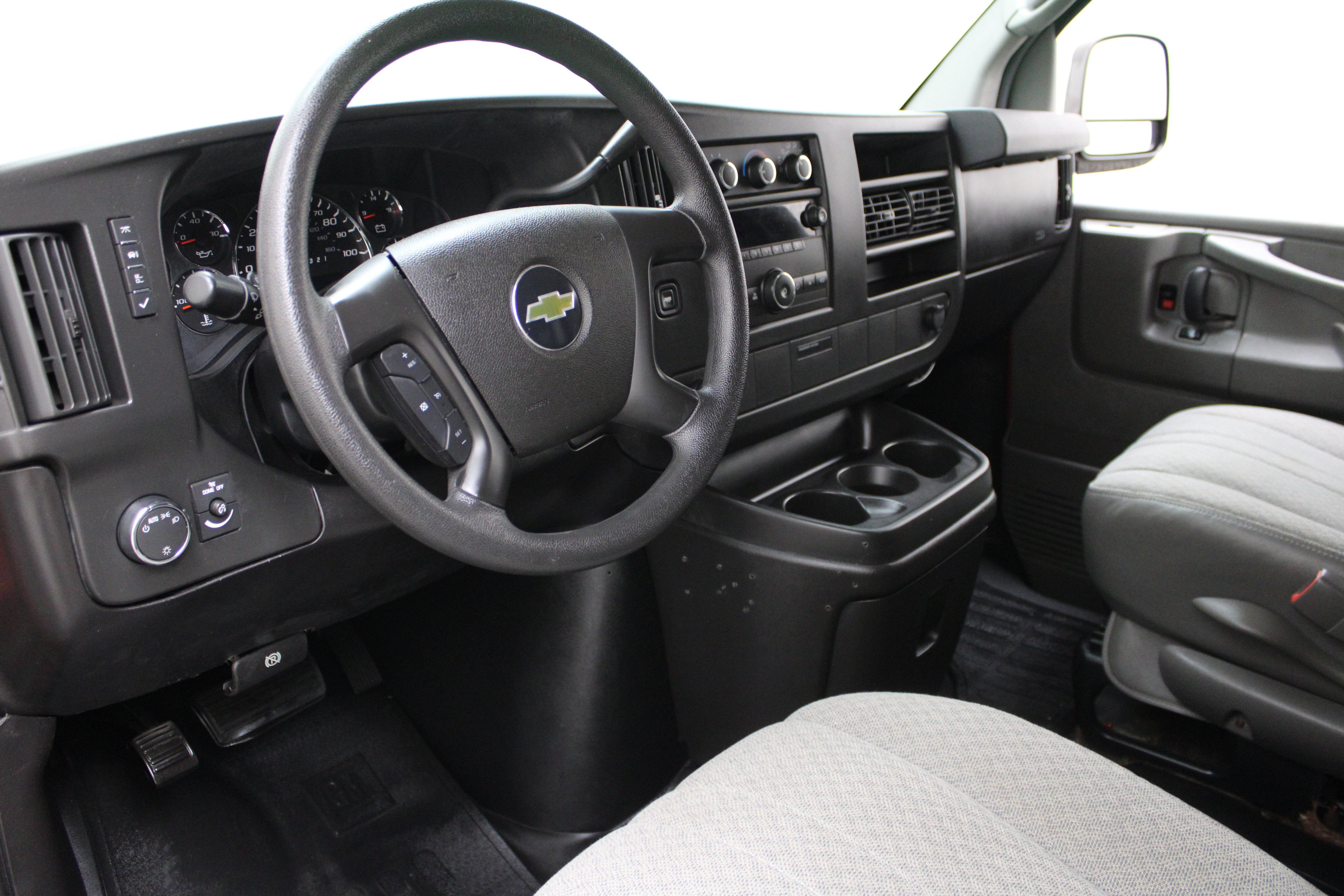 2011 Chevrolet Express Passenger 1LT