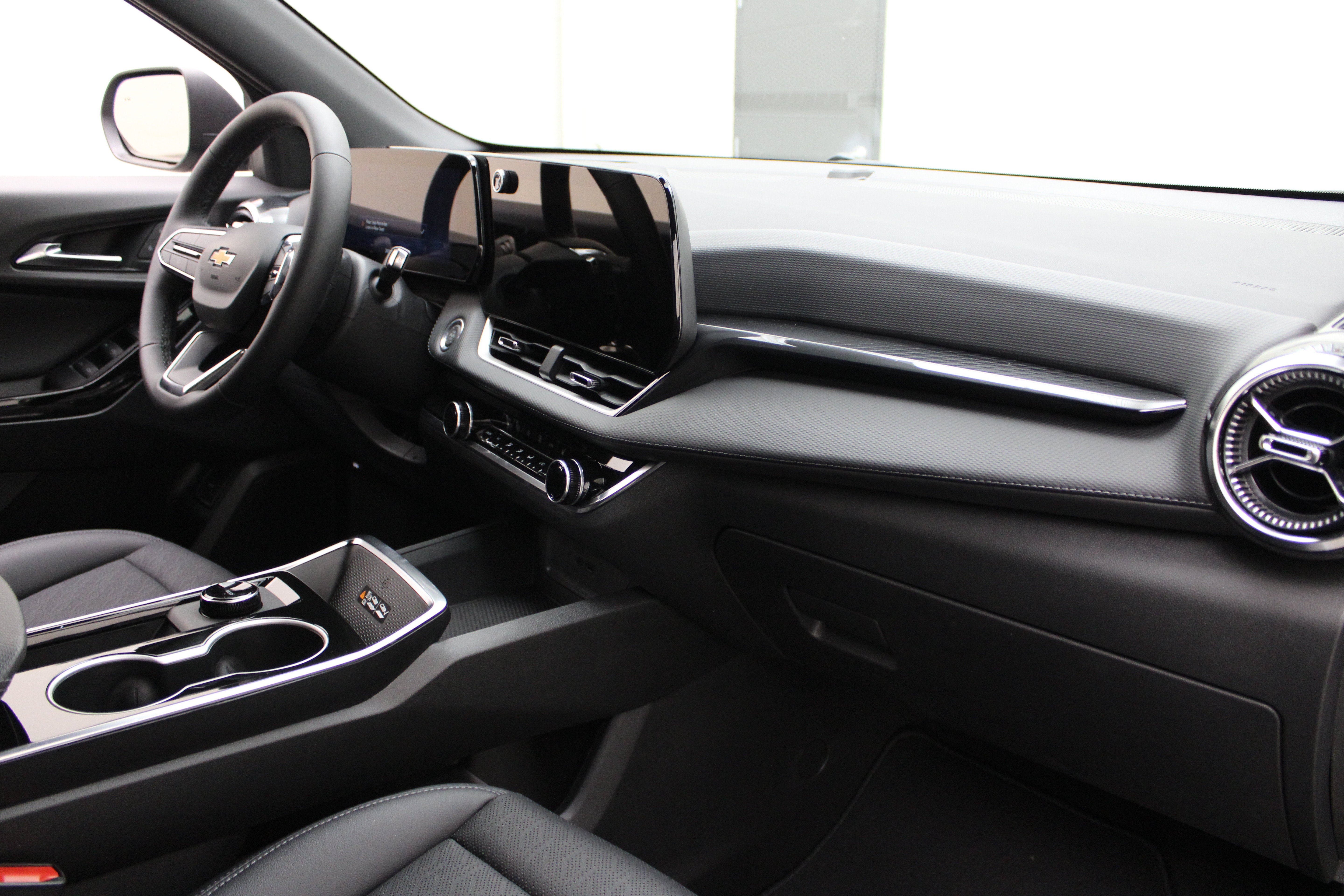 2027 Chevrolet Equinox AWD LT
