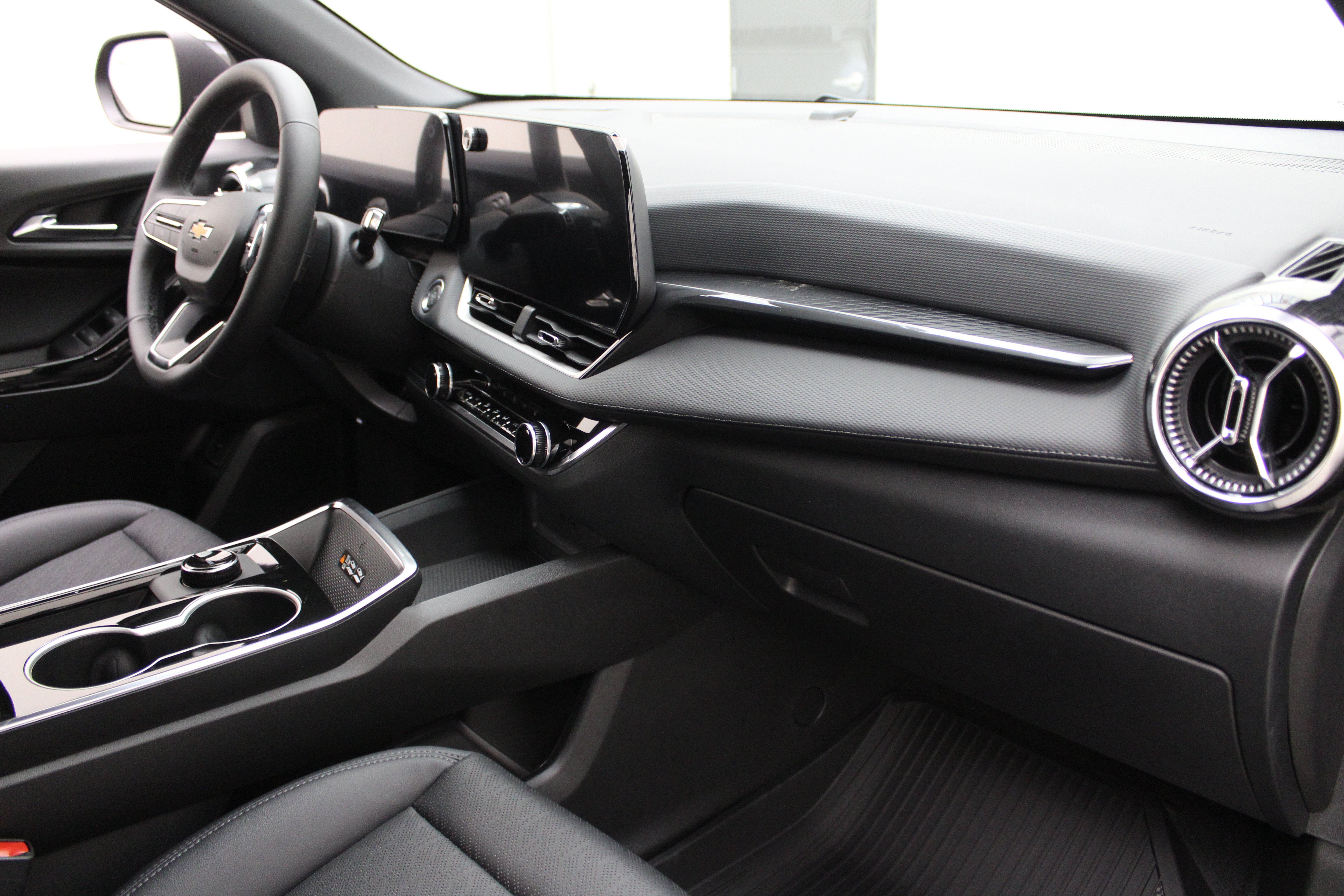 2027 Chevrolet Equinox AWD LT