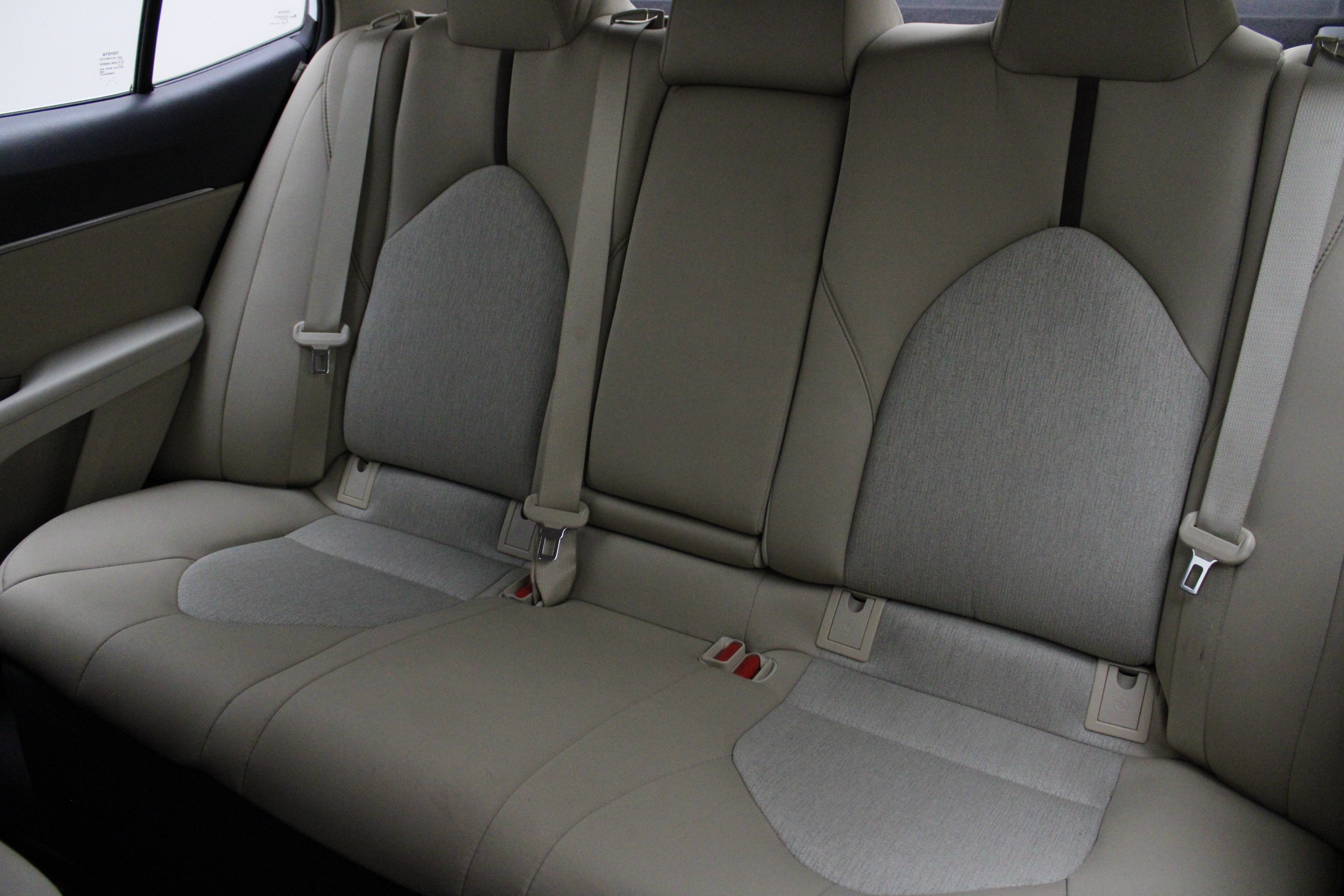 2019 Toyota Camry Hybrid LE
