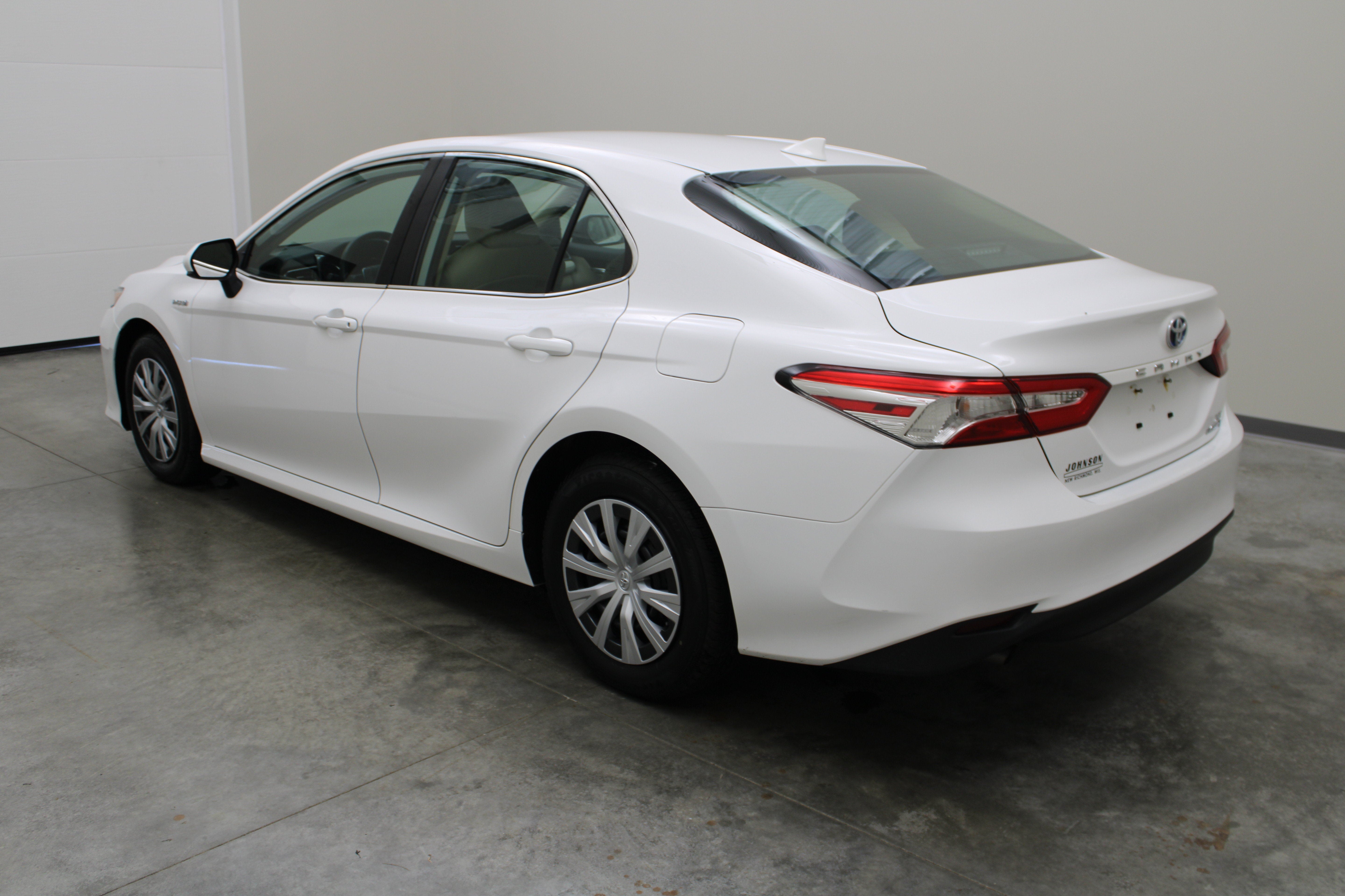 2019 Toyota Camry Hybrid LE