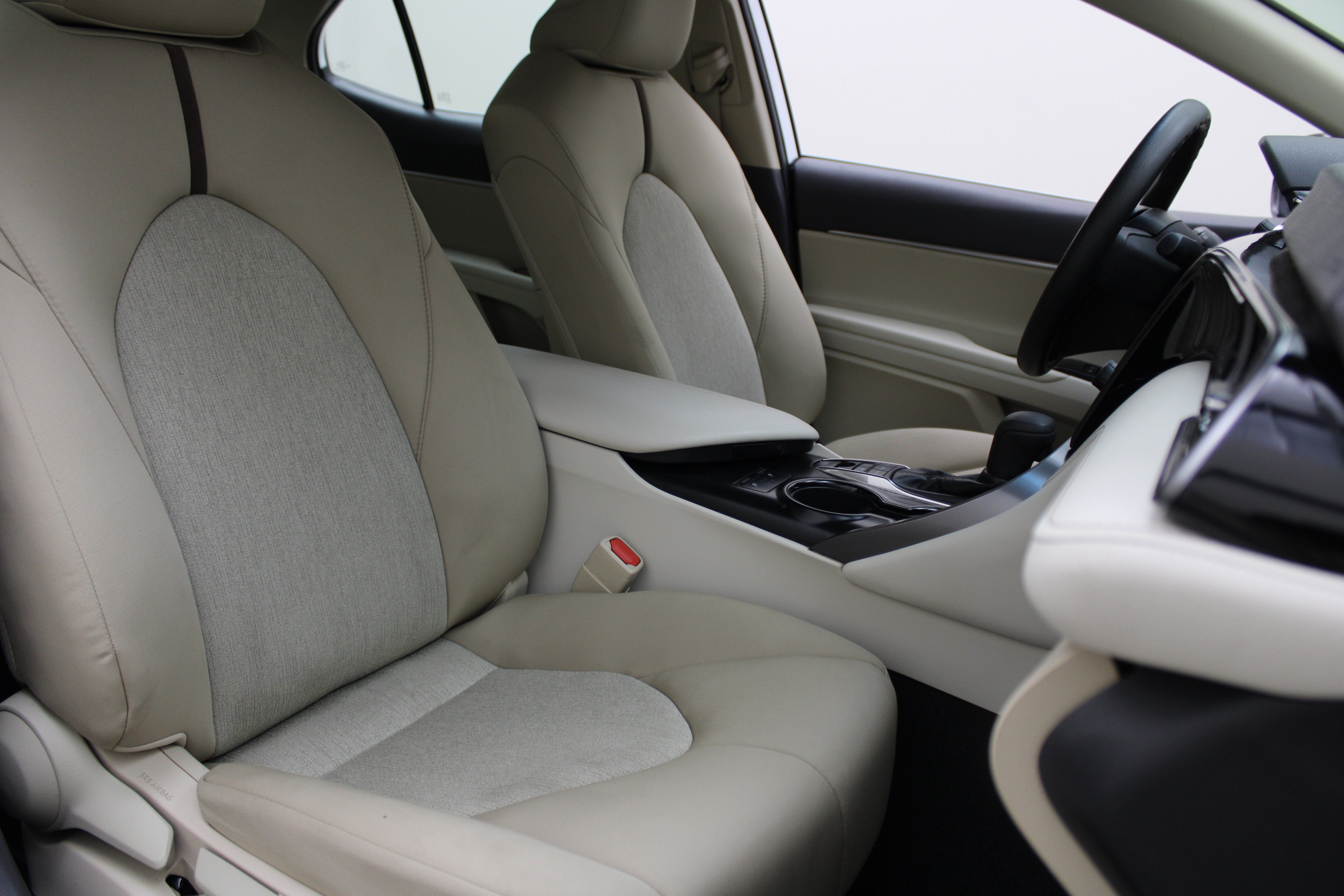 2019 Toyota Camry Hybrid LE