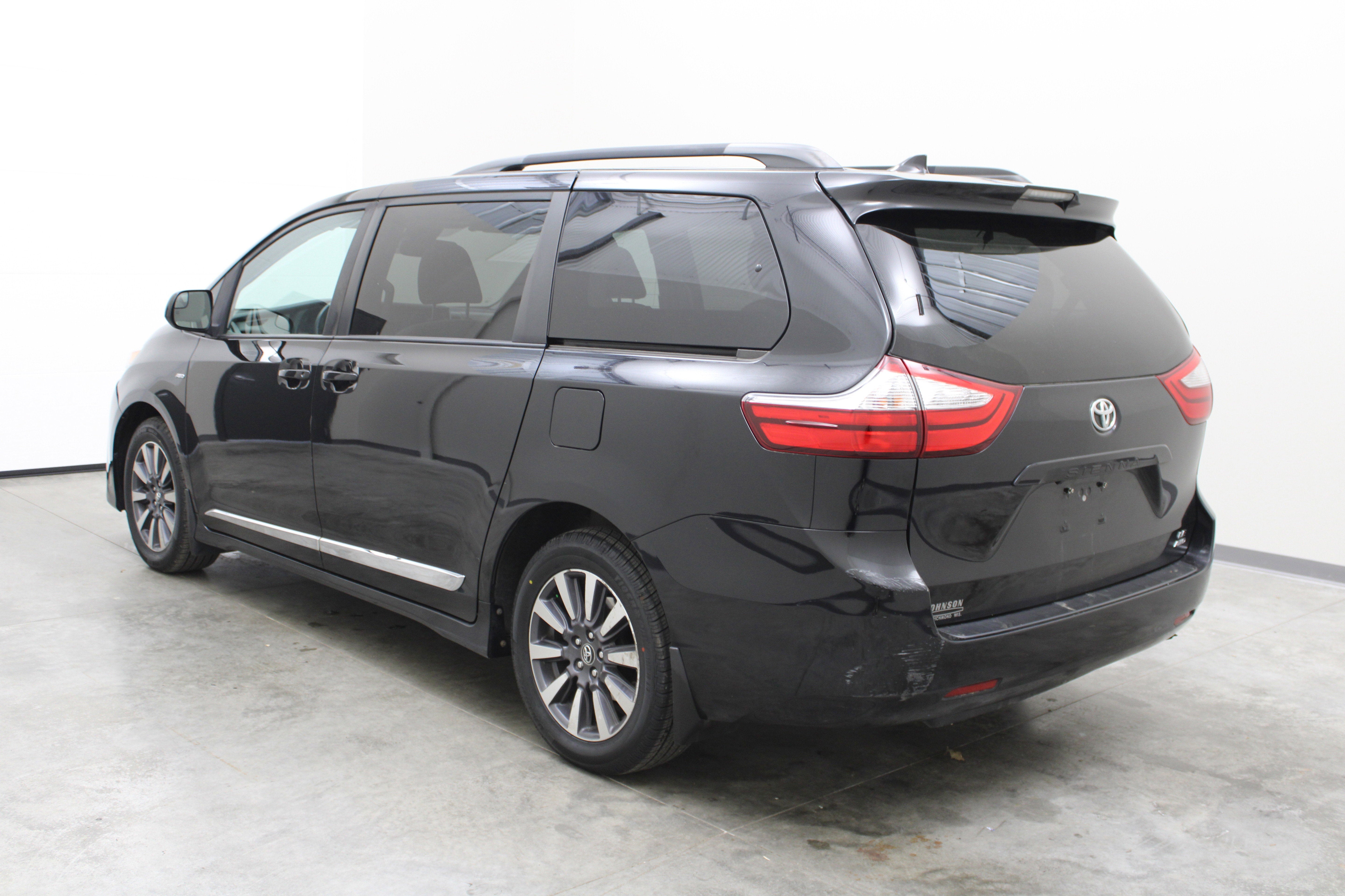 2019 Toyota Sienna LE