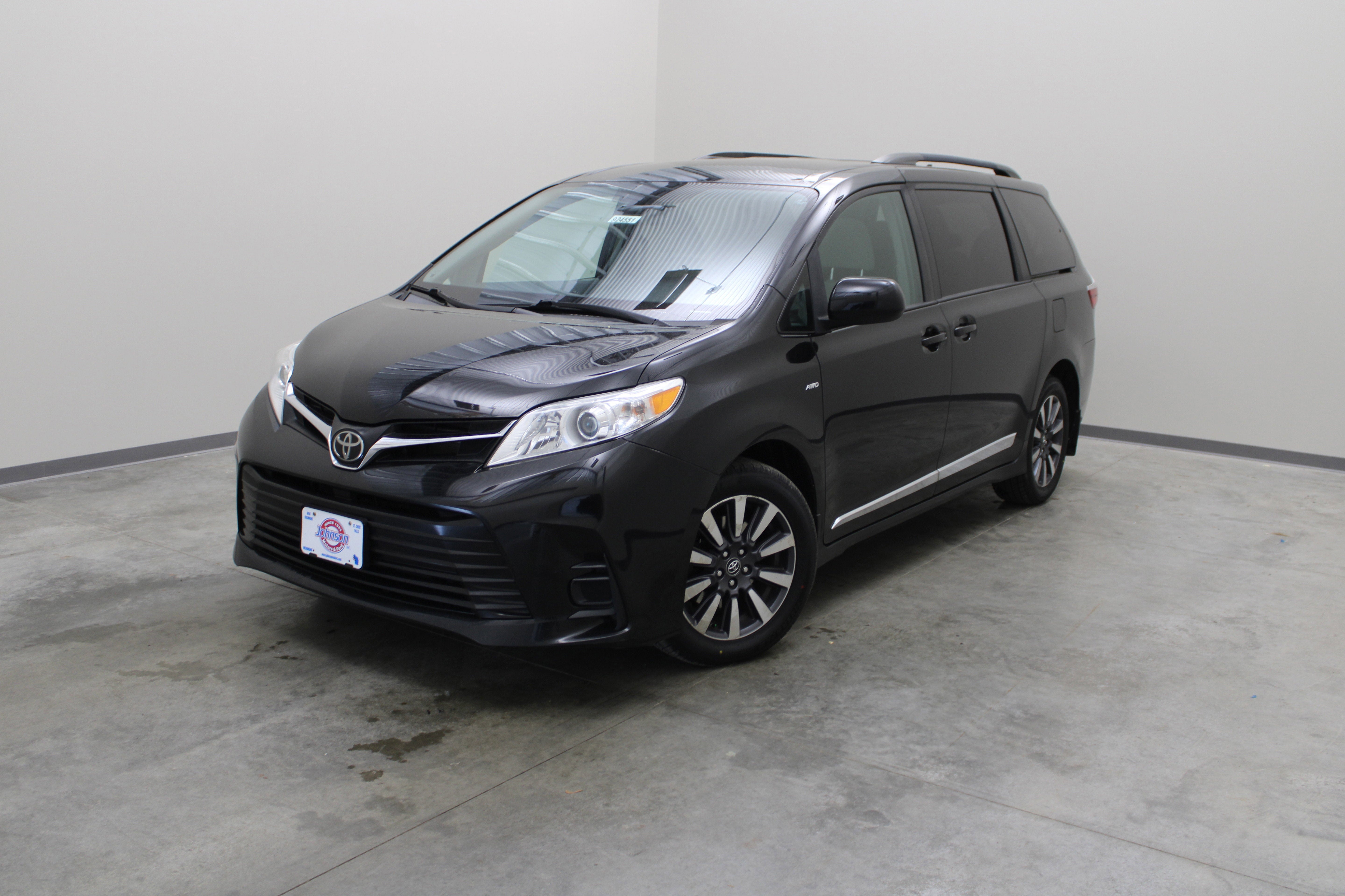2019 Toyota Sienna LE