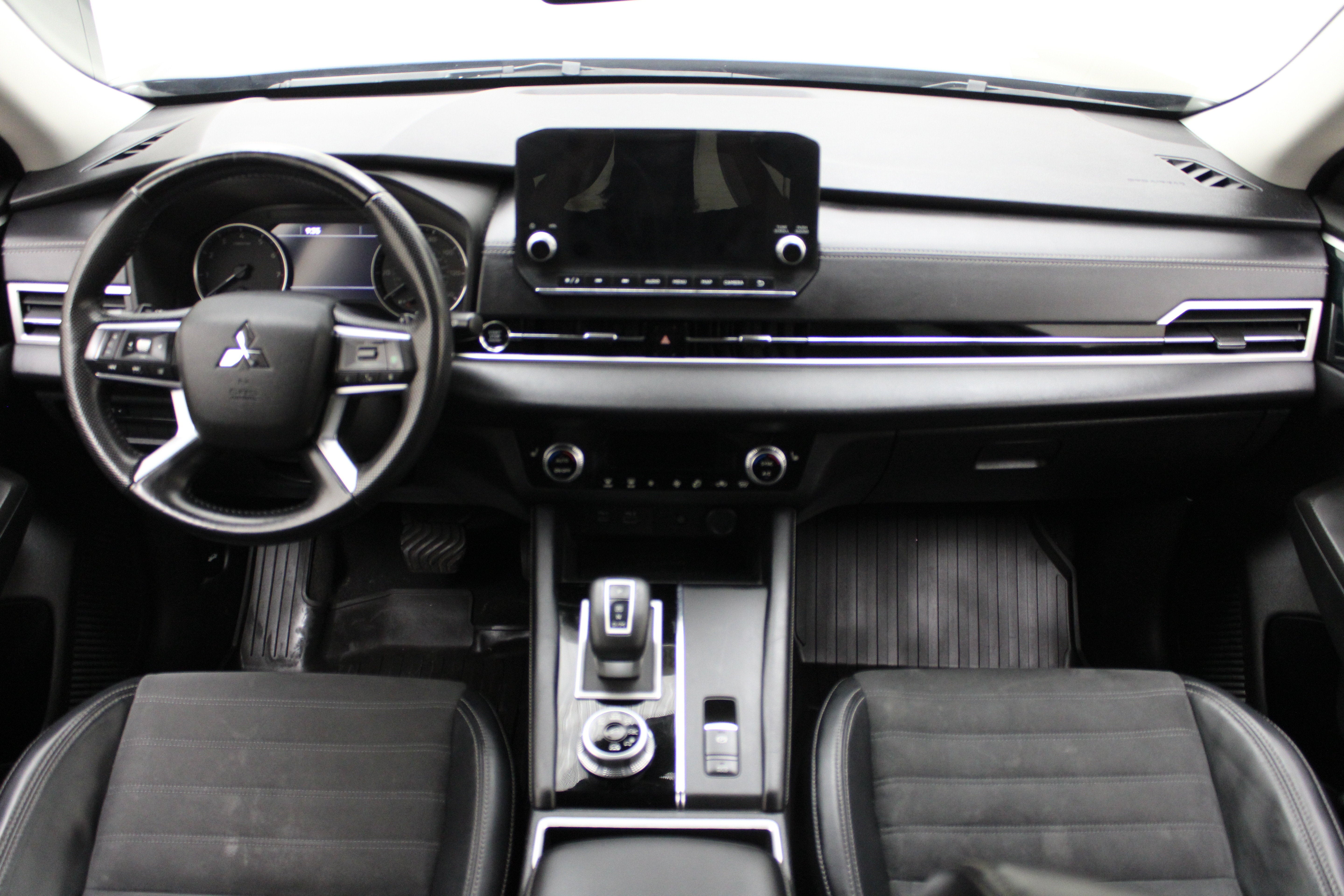 2022 Mitsubishi Outlander SE