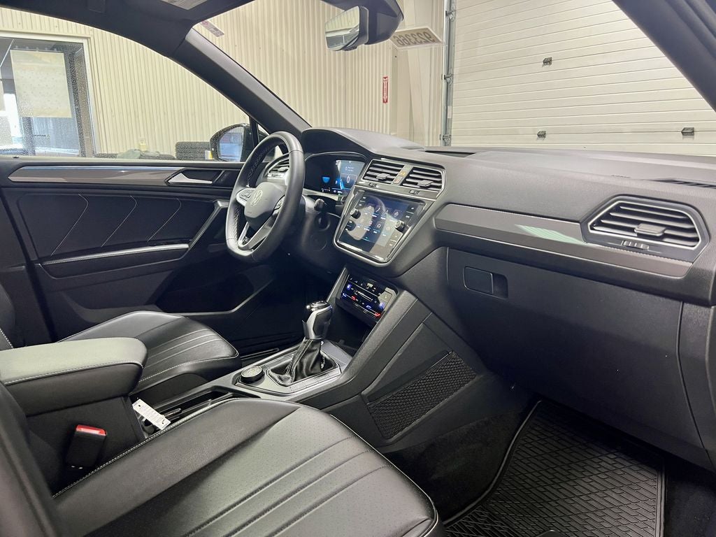 2023 Volkswagen Tiguan 2.0T SE R-Line Black