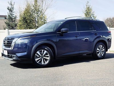 2022 Nissan Pathfinder SL