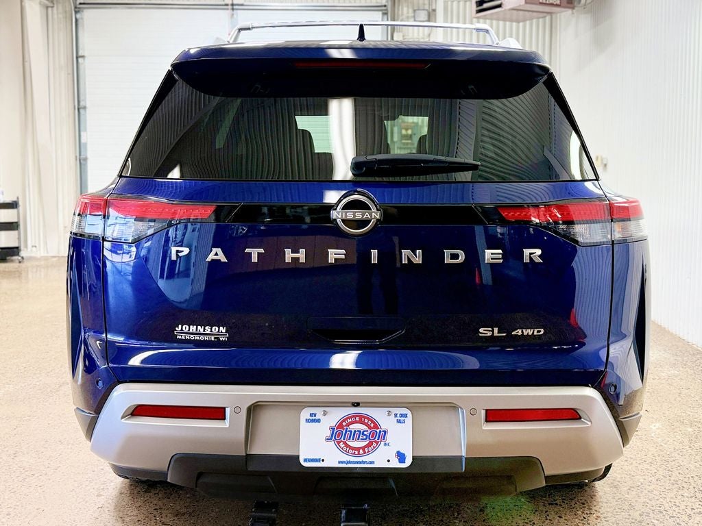 2022 Nissan Pathfinder SL