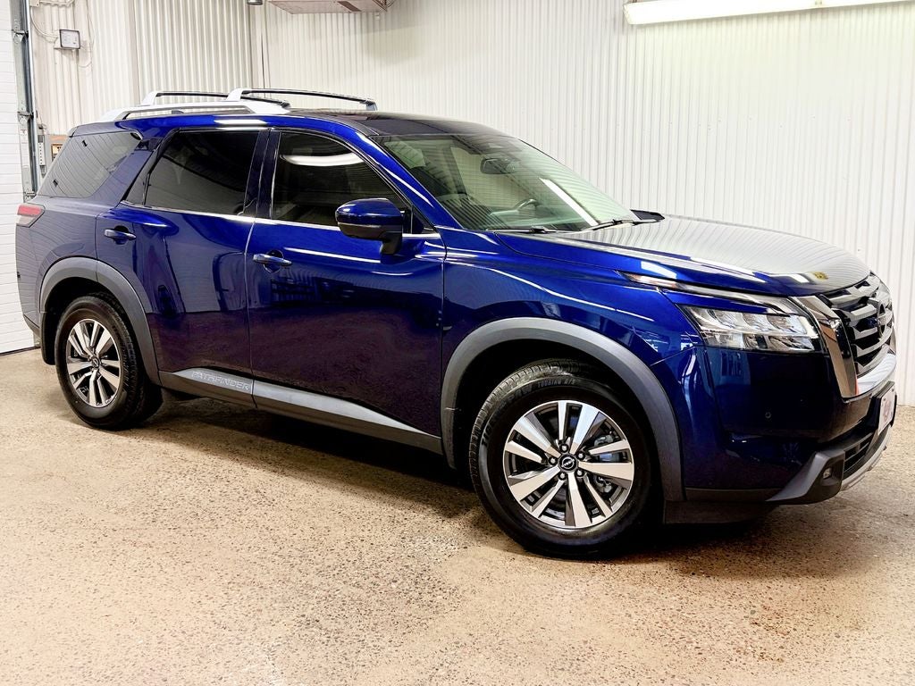 2022 Nissan Pathfinder SL