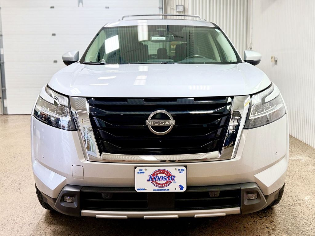 2022 Nissan Pathfinder SL