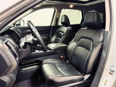 2022 Nissan Pathfinder SL